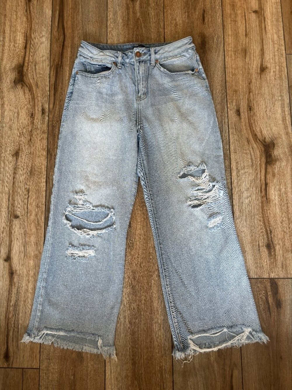 Sincerely Jules Capri Jeans, Classic Rise, Frayed Raw Hem Crop, Distressed Wash